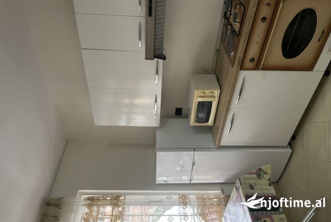 Shtepi me qera Shtepi Private ne Tirane, 1+1, Mobilimi E mobiluar, Pagesa 40,000  Leke.