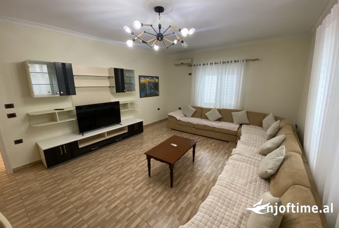 Shtepi me qera Vila Luksoze ne Tirane, 2+1, Mobilimi E mobiluar, Pagesa 50,000  Leke.