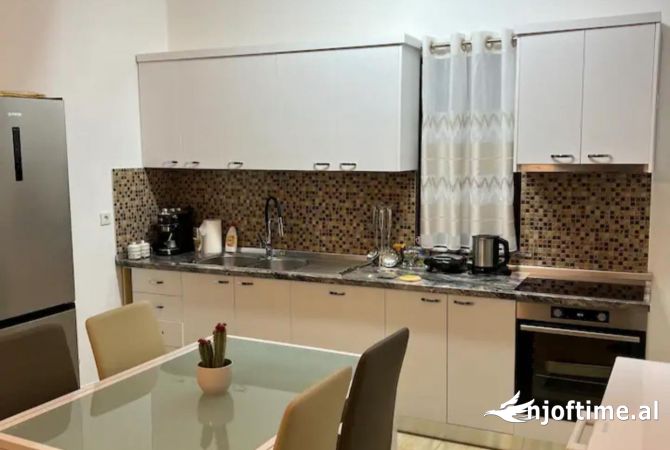 Shtepi me qera 2+1 ne Tirane - 400 Euro