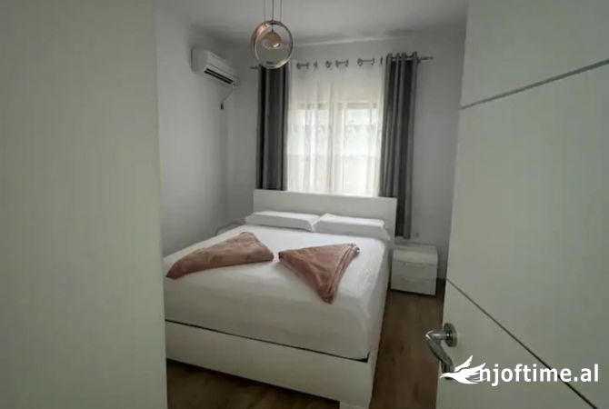 Shtepi me qera 2+1 ne Tirane - 400 Euro