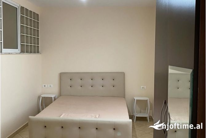 Shtepi me qera 2+1 ne Tirane - 550 Euro