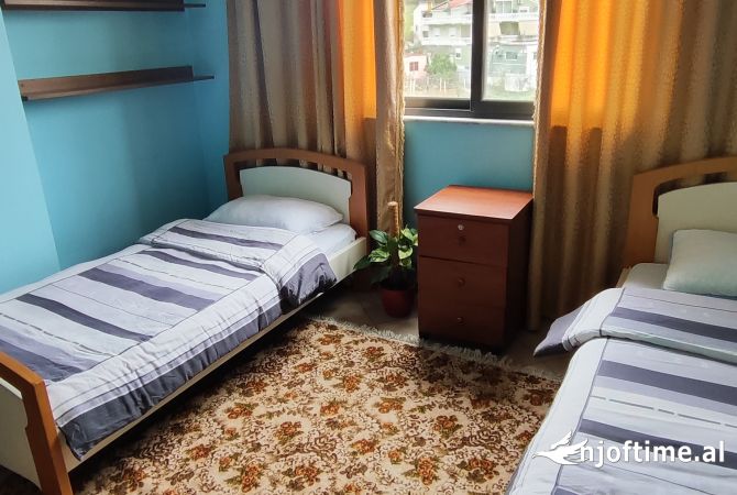 Shtepi me qera Apartament ne Tirane, 2+1, Mobilimi E mobiluar, Pagesa 400  Euro.