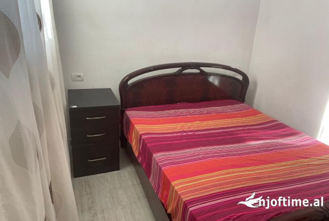 Shtepi me qera 1+1 ne Tirane - 23,000 Leke
