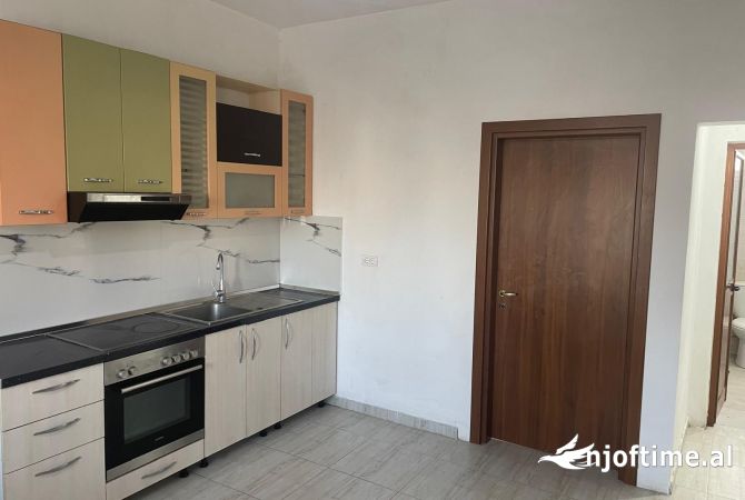 Shtepi me qera 1+1 ne Tirane - 23,000 Leke