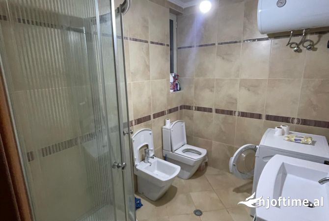 Shtepi me qera Apartament ne Tirane, 1+1, Mobilimi E mobiluar, Pagesa 600  Euro.