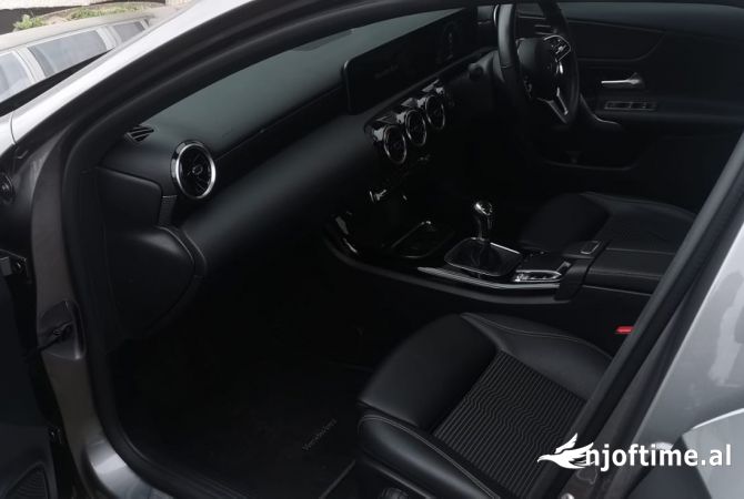 Makina ne shitje ne Tirane, Mercedes-Benz, 2019 Benzine,Kambio Manual Pagesa 16,500  Euro.