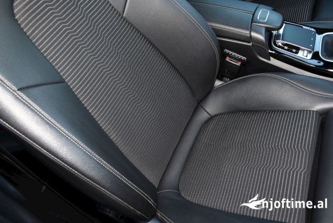 Makina ne shitje ne Tirane, Mercedes-Benz, 2019 Benzine,Kambio Manual Pagesa 16,500  Euro.