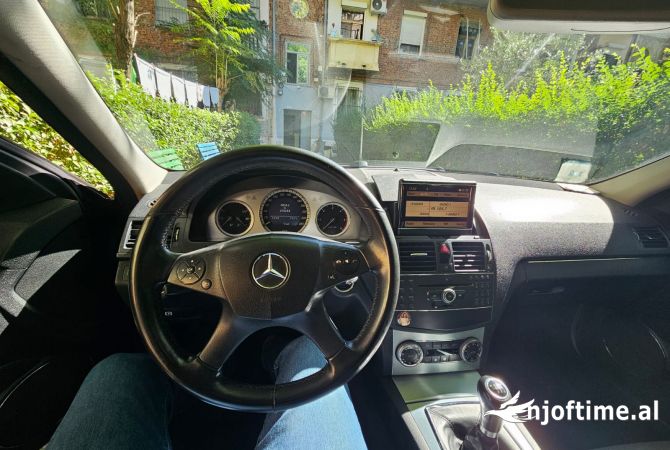 Makina ne shitje ne Tirane, Mercedes-Benz, 2009 Diesel,Kambio Manual Pagesa 5,200  Euro.