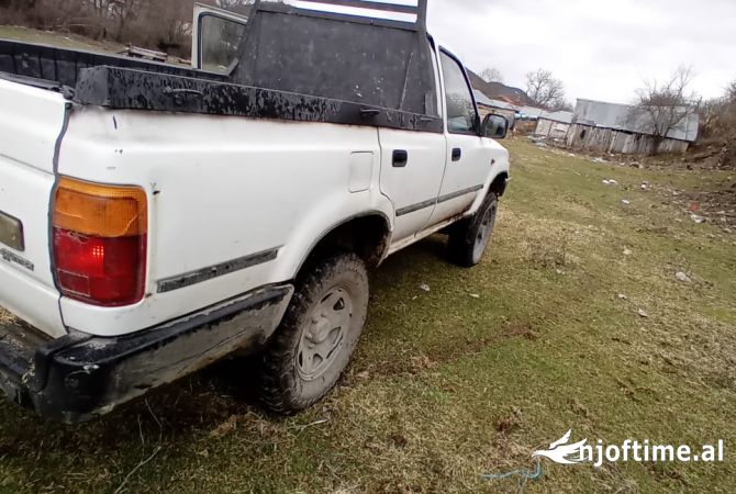 Auto in Vendita  a Koriza - 350,000 Leke