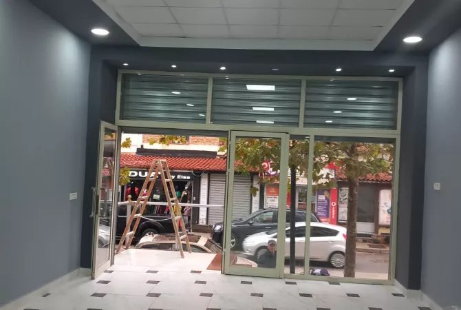 Ambiente Commerciale in Affitto 1+1 a Durazzo - 500 Euro
