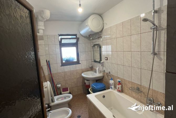 Shtepi me qera Apartament ne Tirane, 2+1, Mobilimi E mobiluar, Pagesa 500  Euro.