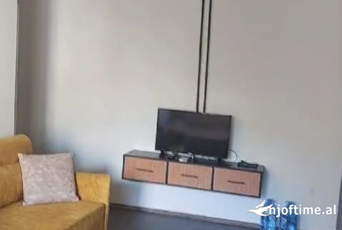 Shtepi me qera Garsoniere ne Tirane - 300 Euro