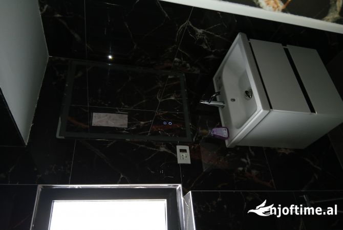 Shtepi me qera Garsoniere ne Tirane - 300 Euro