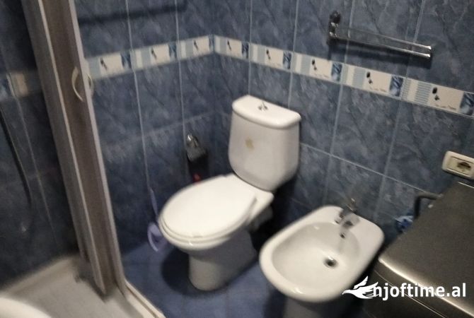 Shtepi me qera Apartament ne Tirane, 1+1, Mobilimi E mobiluar, Pagesa 30,000  Leke.