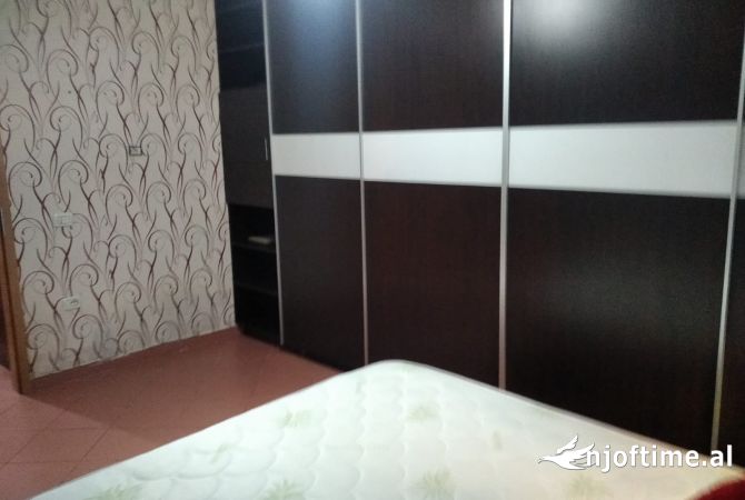 Shtepi me qera 1+1 ne Tirane - 30,000 Leke