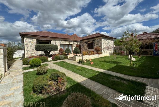 Shtepi ne shitje 2+1 ne Tirane - 190,000 Euro