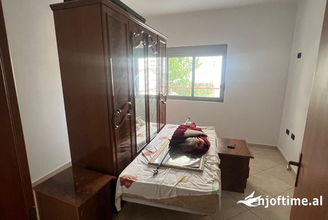 Shtepi me qera 2+1 ne Tirane - 450 Euro