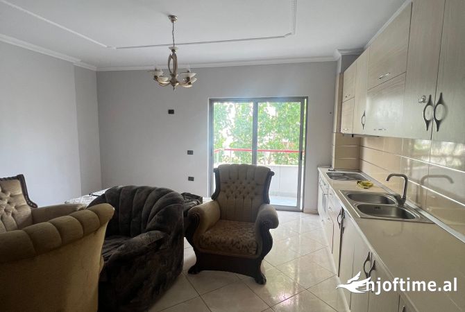 Shtepi me qera 2+1 ne Tirane - 450 Euro