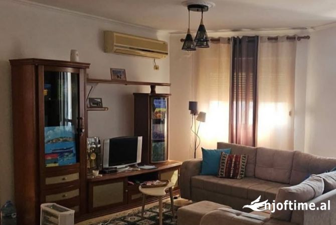 Shtepi me qera 2+1 ne Tirane - 650 Euro