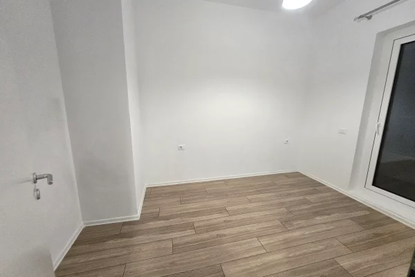 Shtepi me qera 1+1 ne Tirane - 30,000 Leke