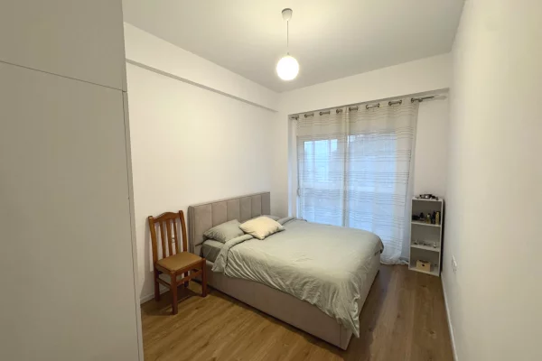 Shtepi me qera Apartament ne Tirane, 1+1, Mobilimi E mobiluar, Pagesa 40,000  Leke.