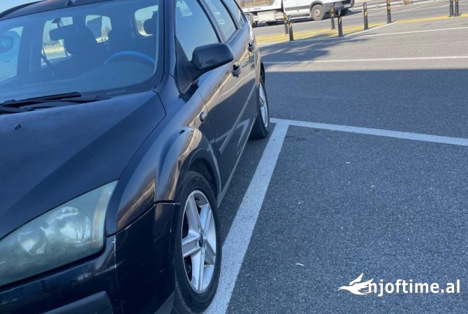 Makina ne shitje ne Tirane, Ford, 2005 Diesel,Kambio Manual Pagesa 2,300  Euro.