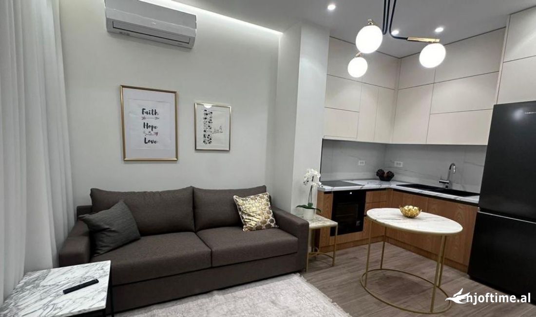 Shtepi me qera Apartament ne Tirane, 1+1, Mobilimi E mobiluar, Pagesa 650  Euro.