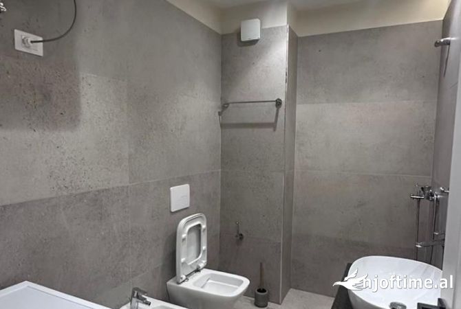 Shtepi me qera Apartament ne Tirane, 1+1, Mobilimi E mobiluar, Pagesa 650  Euro.