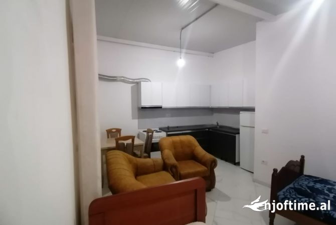 Shtepi me qera 1+1 ne Tirane - 300 Euro