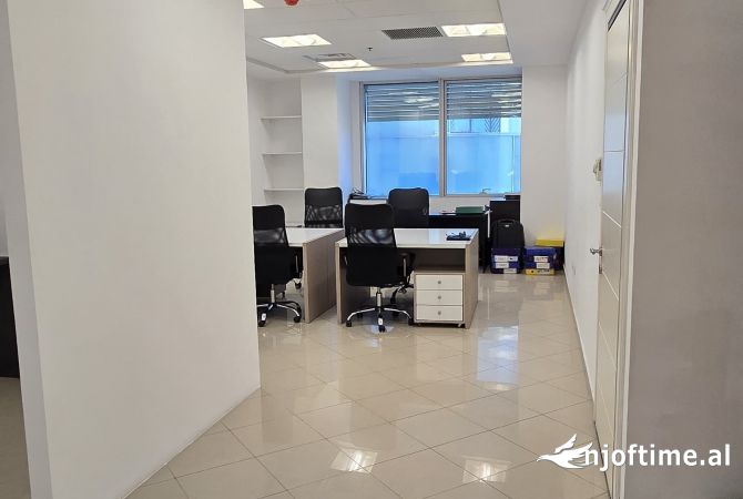 Ambient biznesi me qera 3+1 ne Tirane - 800 Euro