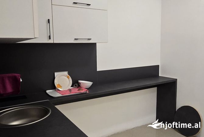 Zyre me qera ne qender