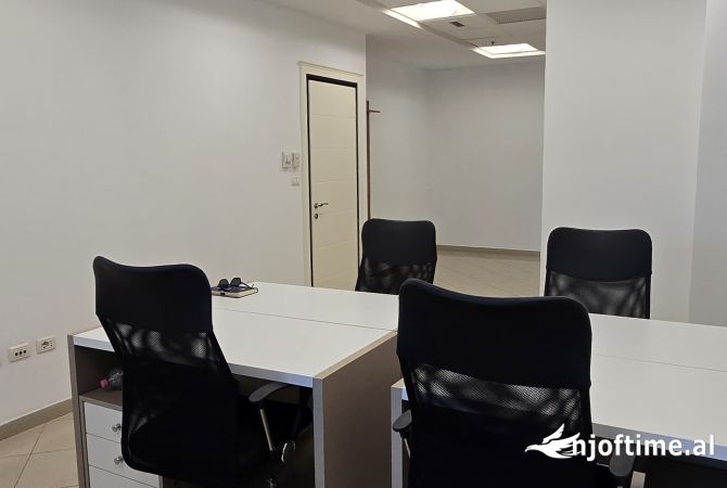 Ambient biznesi me qera 3+1 ne Tirane - 800 Euro