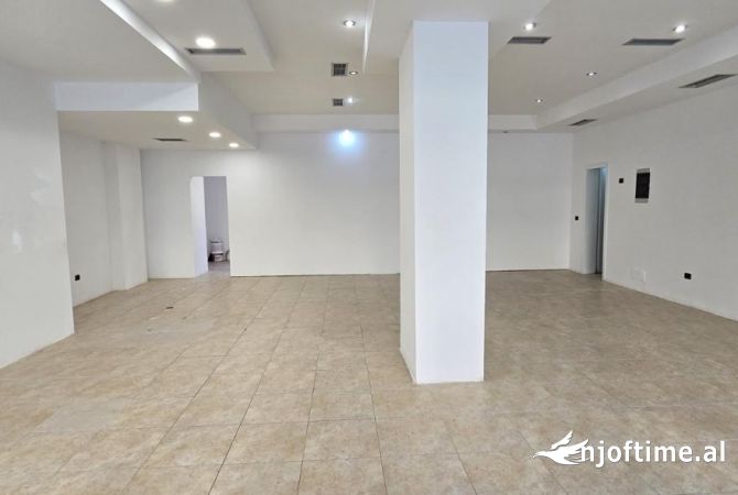 Ambient biznesi me qera 3+1 ne Tirane - 1,000 Euro