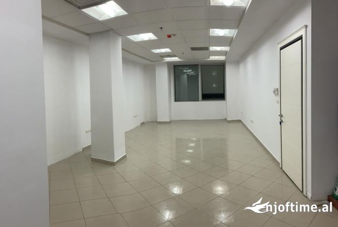 Ambient biznesi me qera 3+1 ne Tirane - 800 Euro