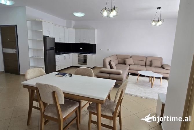 Shtepi me qera Apartament ne Tirane, 2+1, Mobilimi E mobiluar, Pagesa 750  Euro.