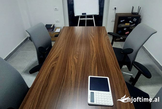 Ambient biznesi me qera 3+1 ne Tirane - 80 Euro