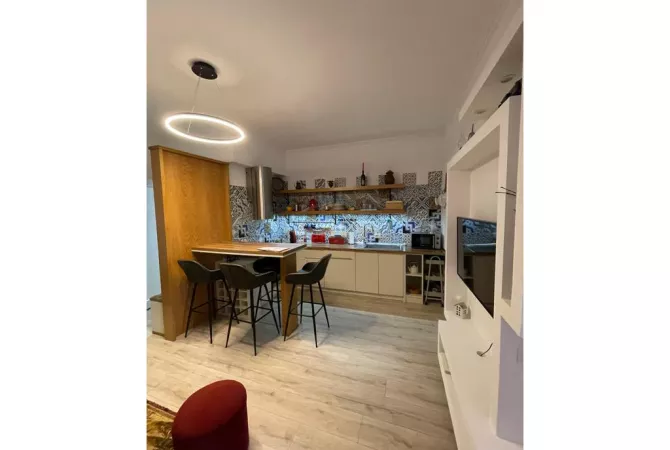 Shtepi me qera Apartament ne Tirane, 1+1, Mobilimi E mobiluar, Pagesa 950  Euro.