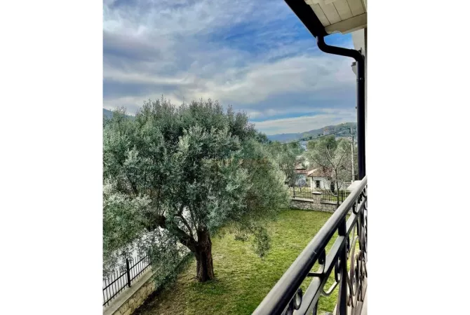 Shtepi ne shitje Vila Luksoze ne Tirane, 4+1, Mobilimi E mobiluar, Pagesa 850,000  Euro.