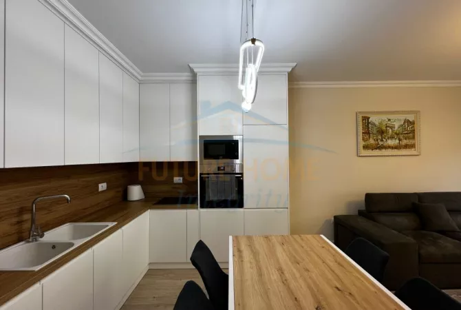 Shtepi me qera Apartament ne Tirane, 2+1, Mobilimi E mobiluar, Pagesa 1,100  Euro.