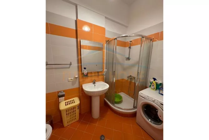 Shtepi ne shitje Duplex(shtepi me 2 kate) ne Durres, 3+1, Mobilimi E mobiluar, Pagesa 300,000  Euro.