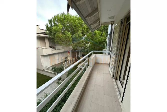 Shtepi ne shitje 3+1 ne Durres - 300,000 Euro