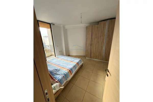 Shtepi ne shitje Apartament ne Tirane, 1+1, Mobilimi Bosh, pa mobiluar, Pagesa 113,000  Euro.