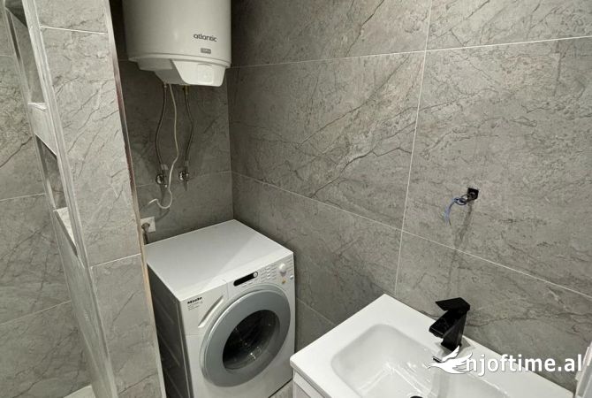 Shtepi me qera Apartament ne Tirane, 1+1, Mobilimi Pjeserisht e mobiluar, Pagesa 500  Euro.