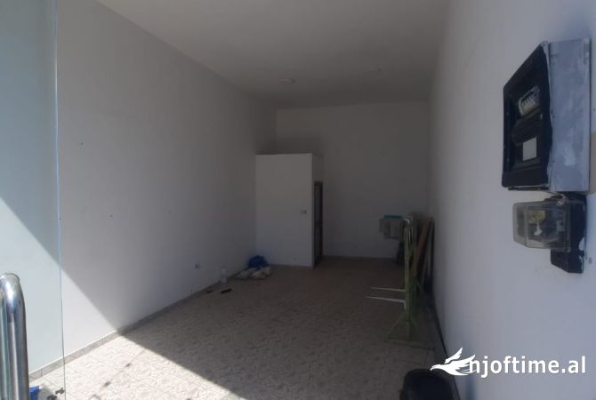 Business Property for Rent 1+1 in Tirana - 40,000 Leke
