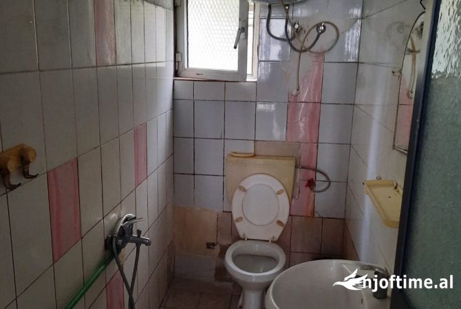 Shtepi me qera Shtepi Private ne Tirane, 1+1, Mobilimi E mobiluar, Pagesa 25,000  Leke.