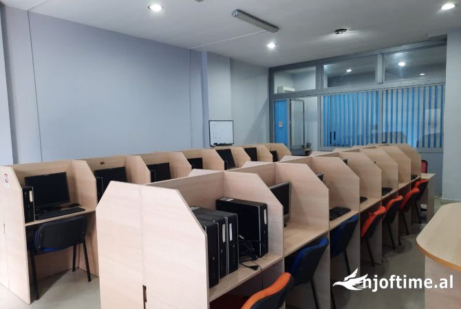 Ambient biznesi me qera 3+1 ne Tirane - 1,000 Euro