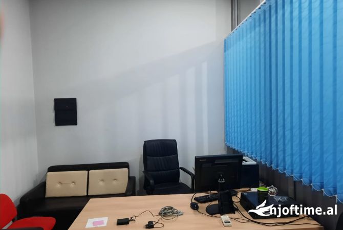 Ambient biznesi me qera 3+1 ne Tirane - 1,000 Euro