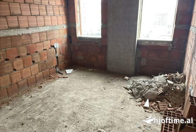 Shtepi ne shitje 1+1 ne Tirane - 9,000,000 Leke