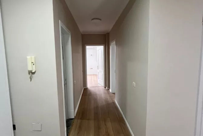 Shtepi me qera 2+1 ne Tirane - 1,000 Euro