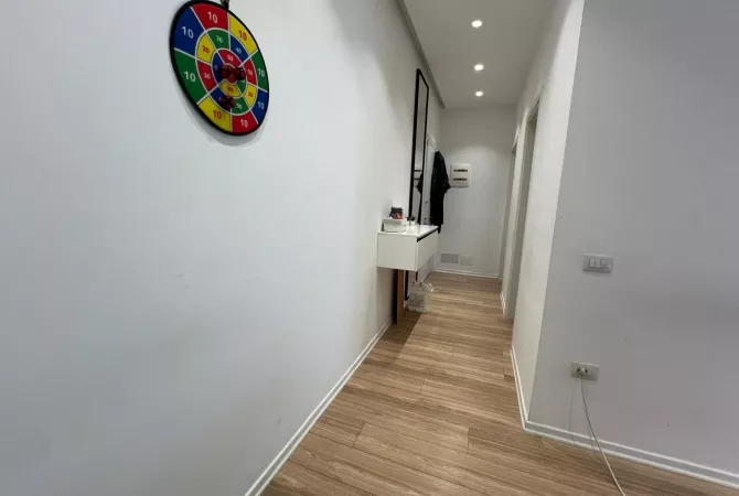 Shtepi me qera 2+1 ne Tirane - 800 Euro